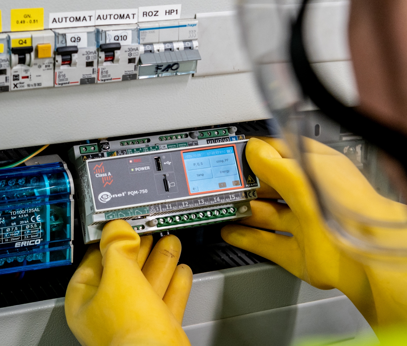 Control continuo de la calidad eléctrica con el analizador fijo Sonel PQM-750